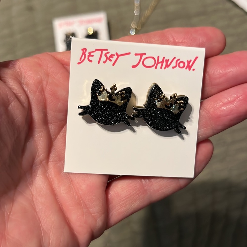 Betsy Johnson Black Cat Stud Earrings - Picture 2 of 2